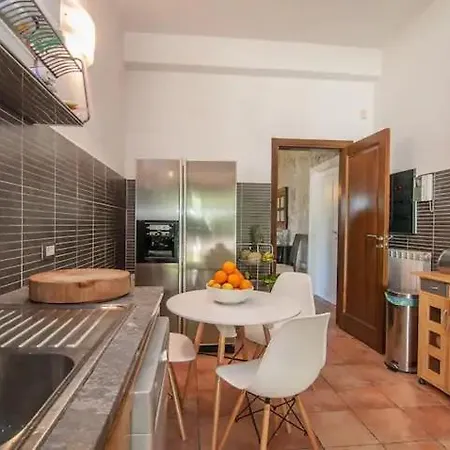 Costanza Villa Cefalu