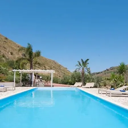 Villa Costanza *