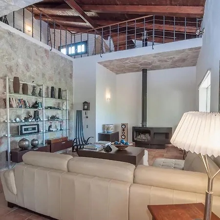Costanza Villa